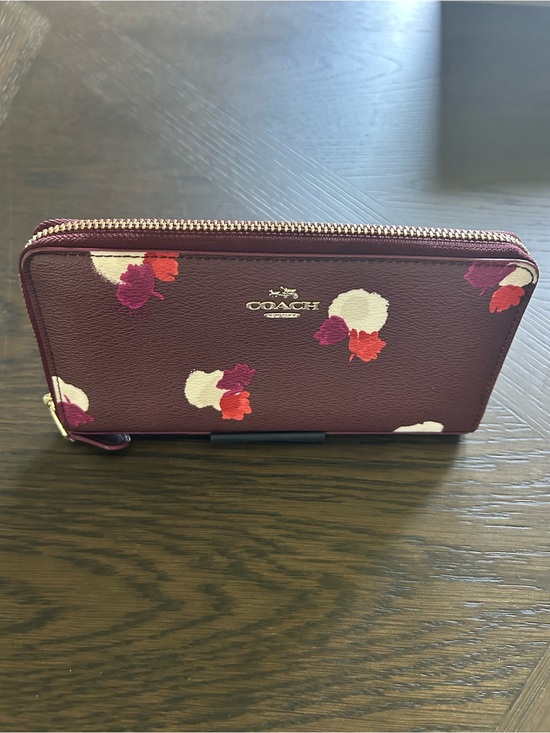 Coach Handbags - Coach Zip-Around Wallet in Field Floral Print coated Canvas EXCELLENT CONDITION
